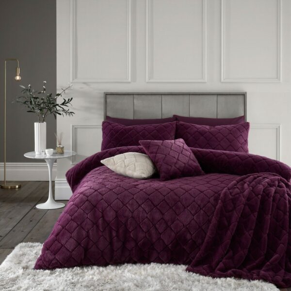 Cosy Diamond Plum Quilt Set King